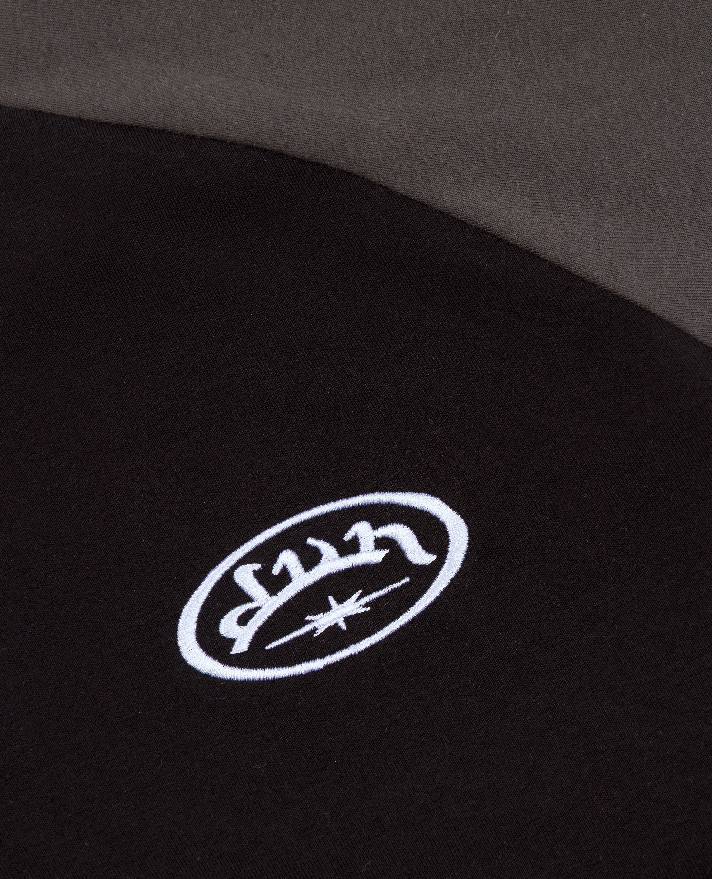 SCHWARZES FUTURA1 RAGLAN-T-SHIRT