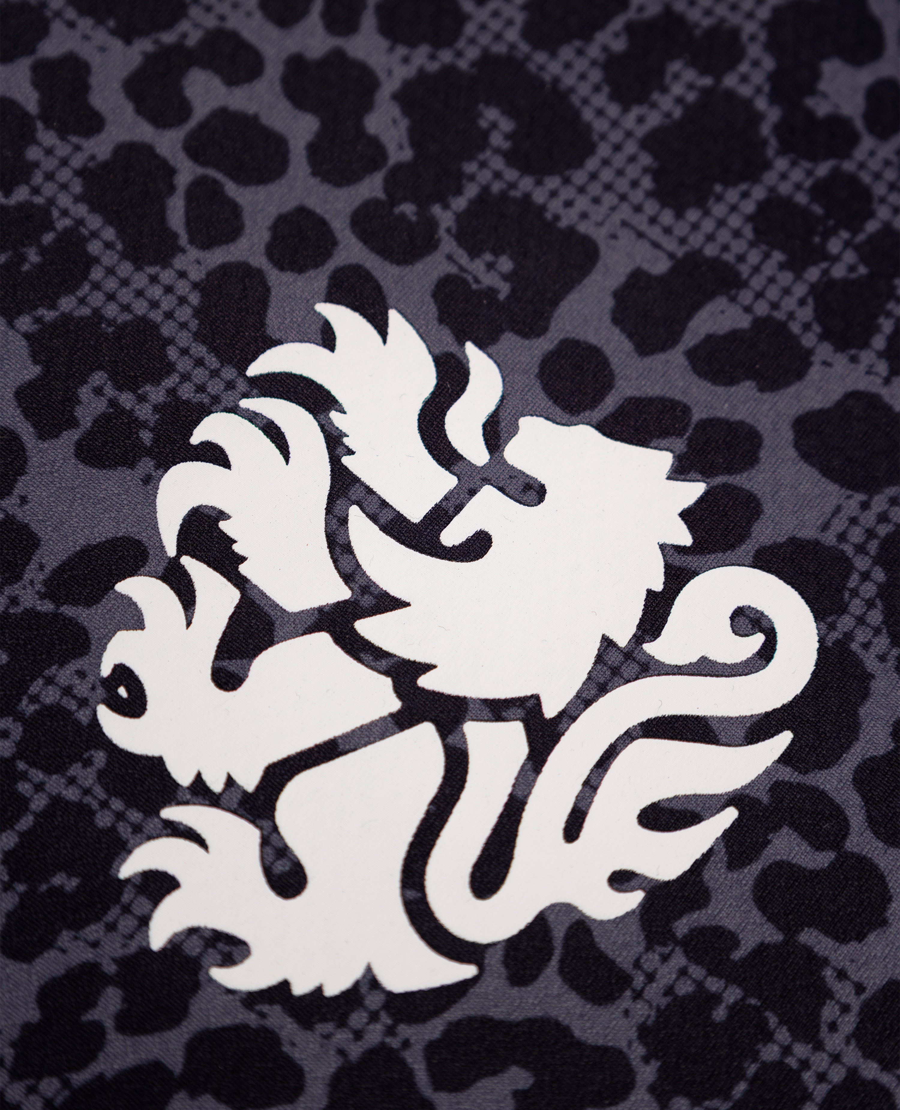 Langarmtrikot mit schwarzen Tiermotiven