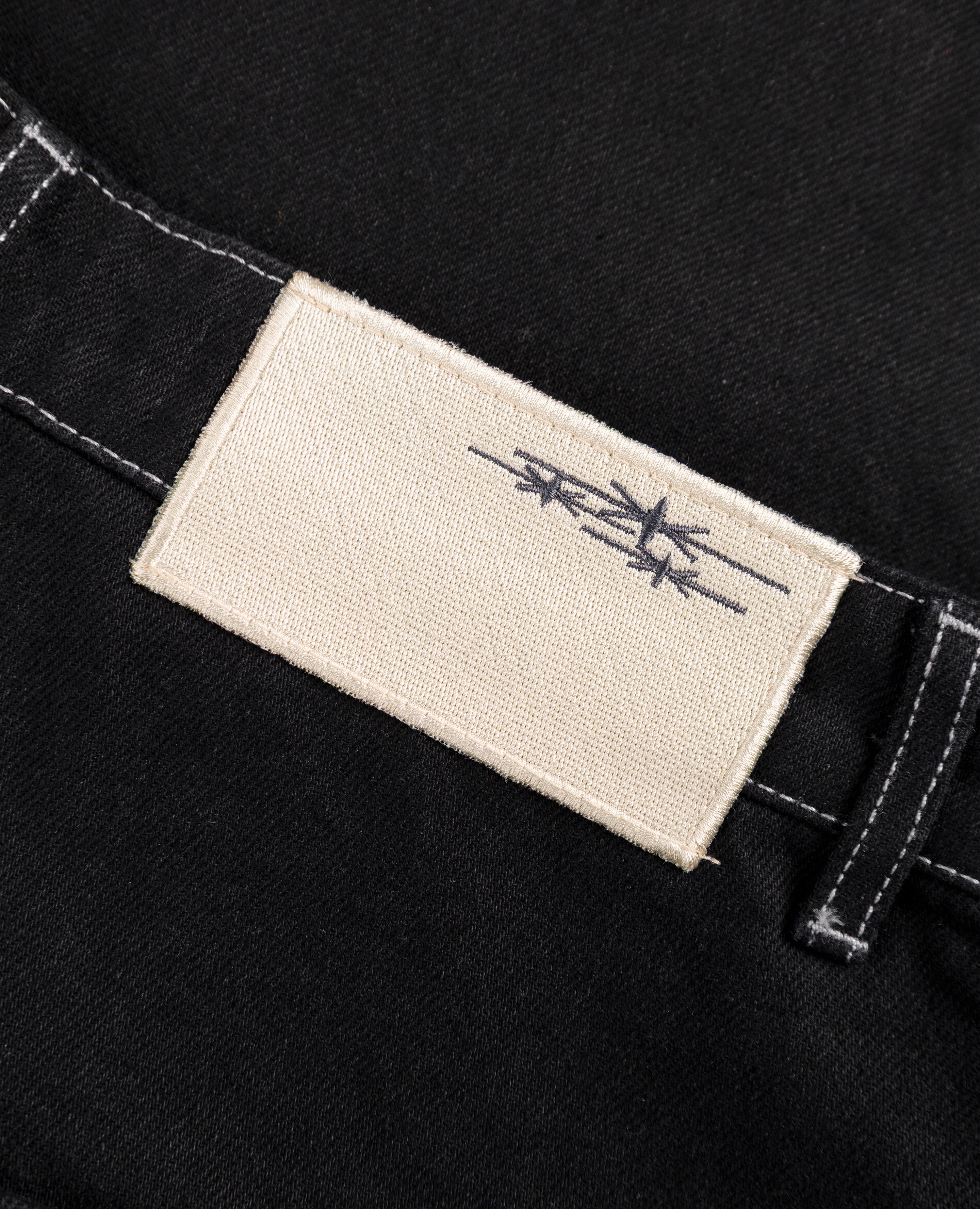 SCHWARZE DENIM-JORTE