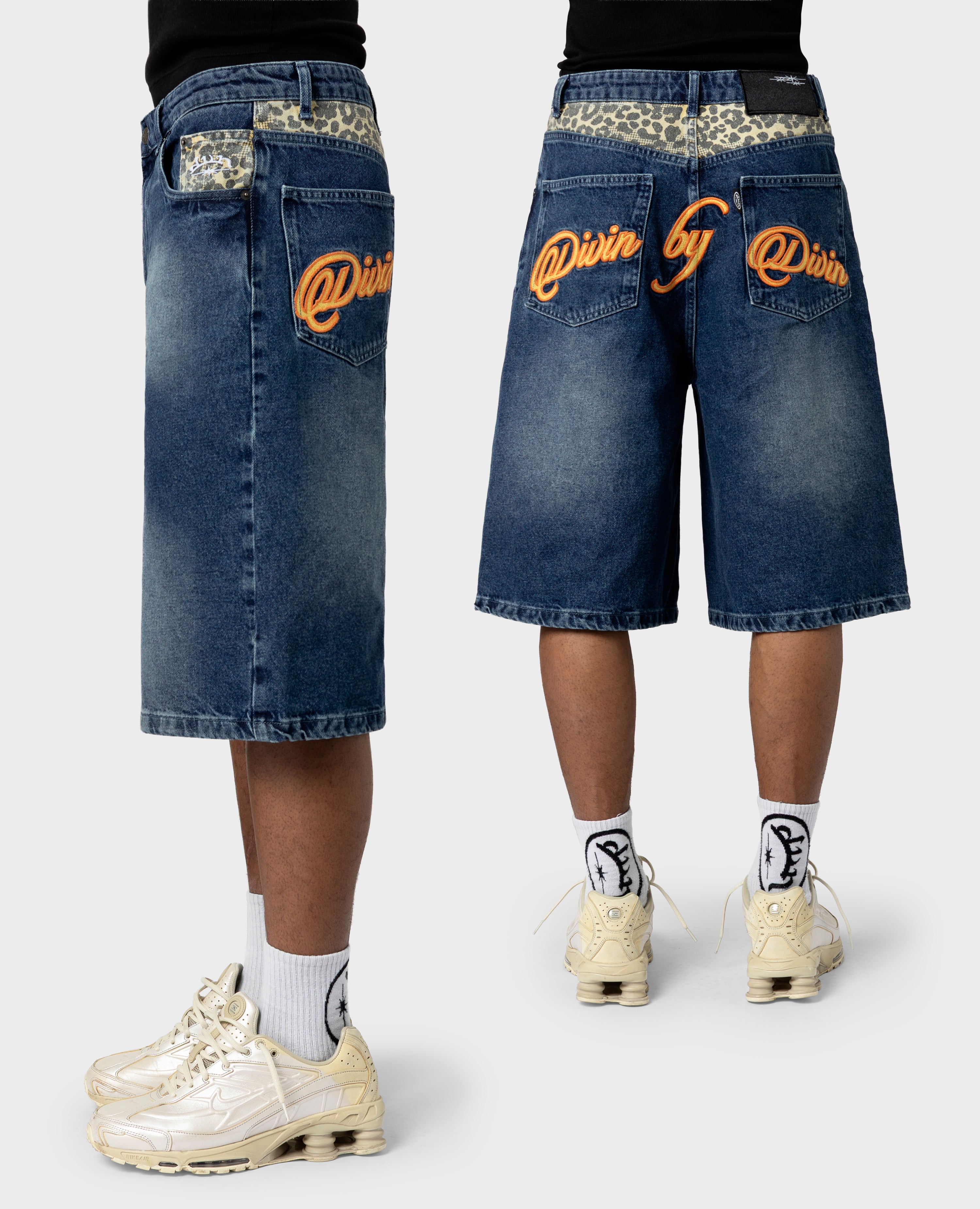 Jeansshorts mit Leopardenmuster und Taschen