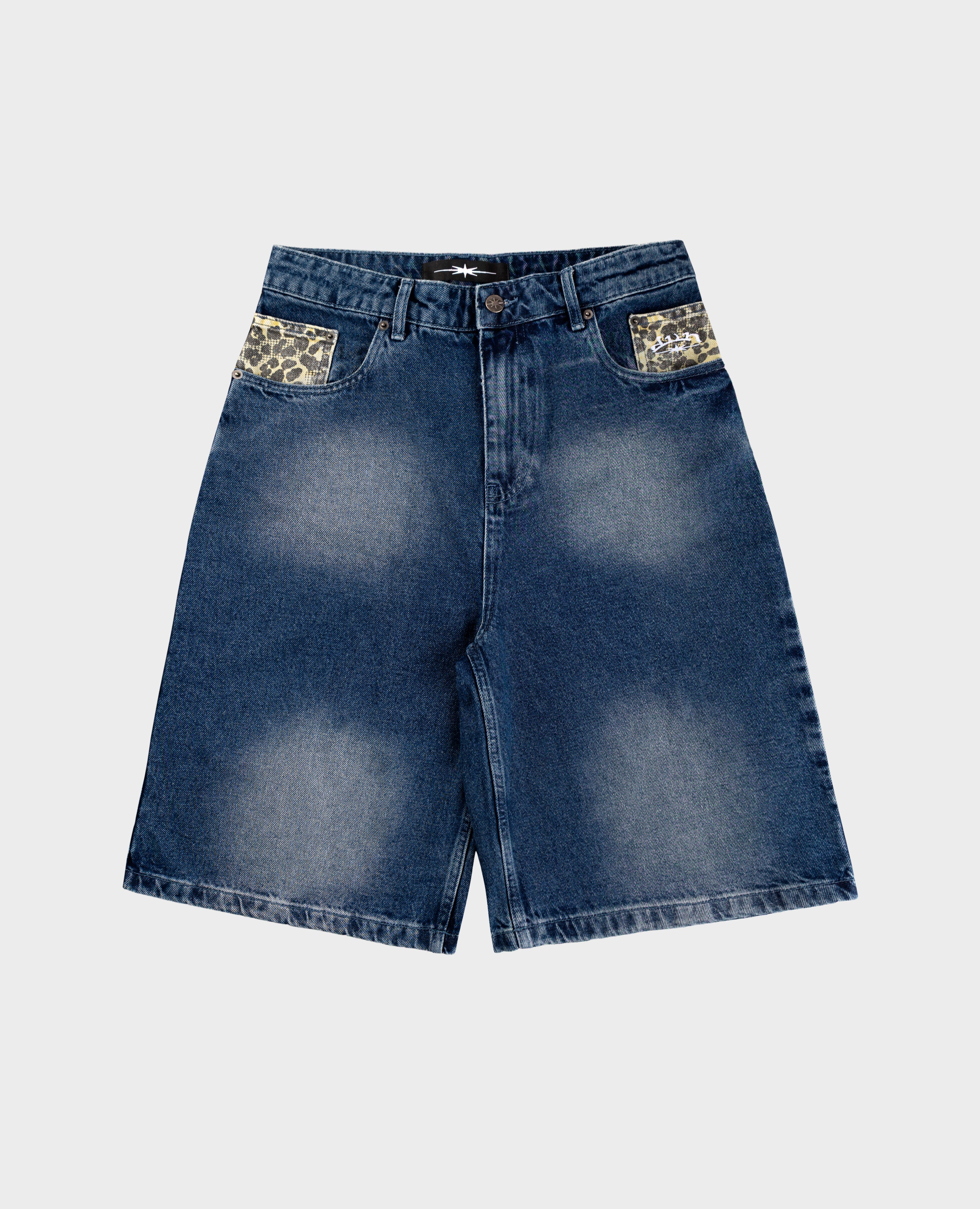 Jeansshorts mit Leopardenmuster und Taschen