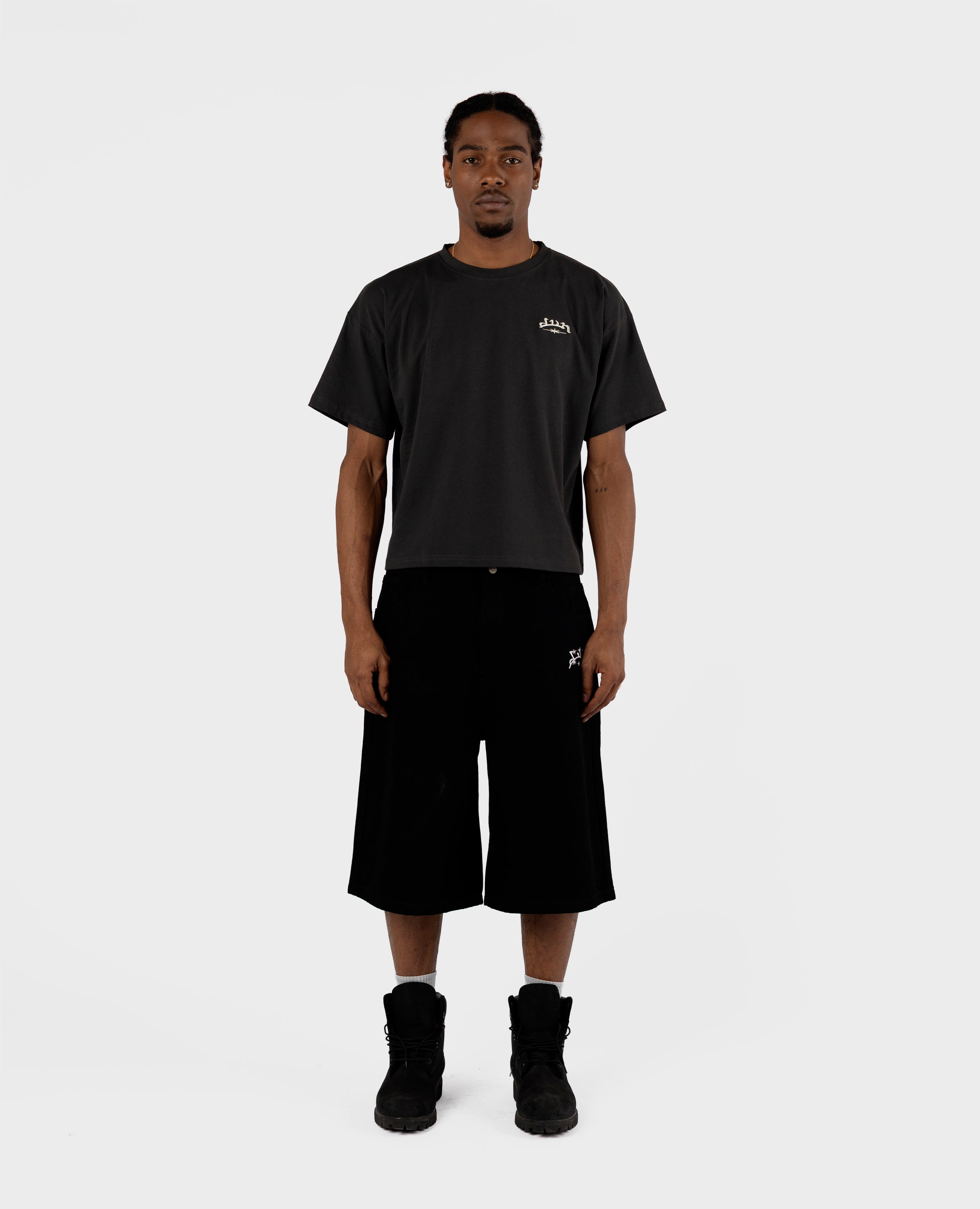 THE SIX STARS T-SHIRT - SCHWARZ