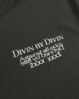 T-Shirt mit dunklem Lochmuster