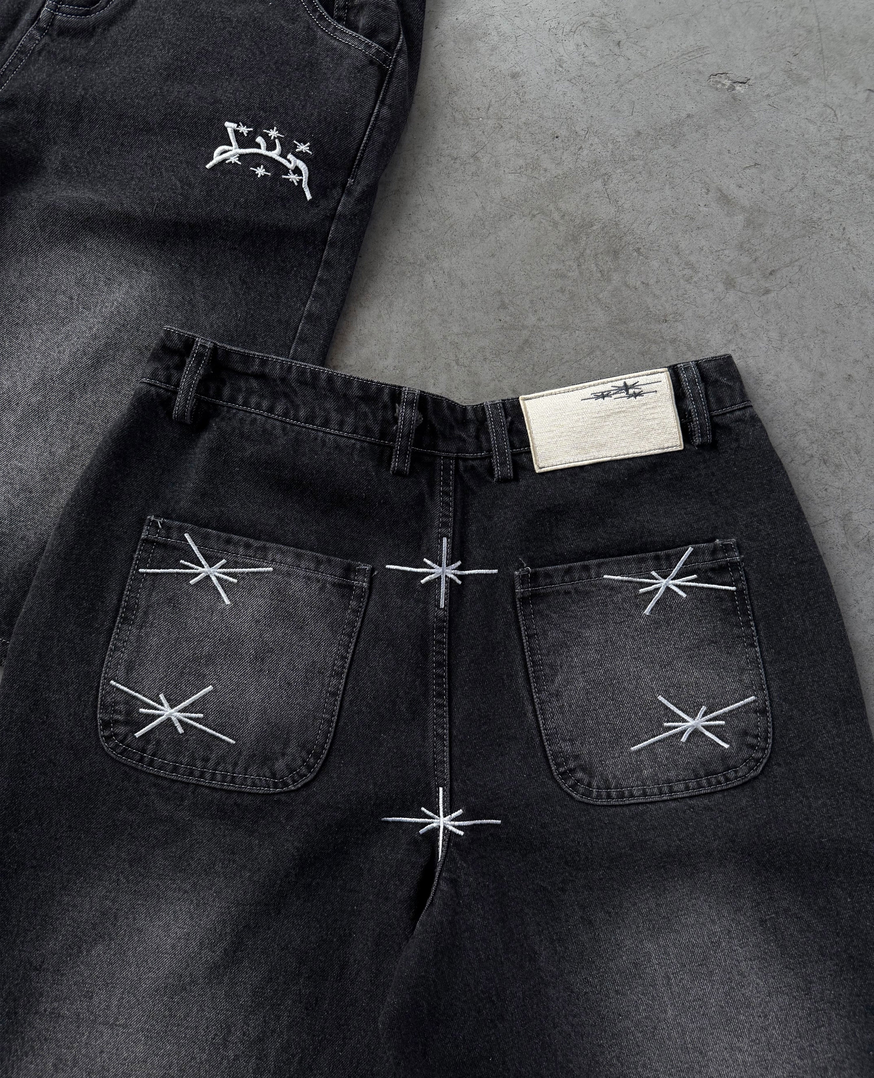 GEWASCHENE SCHWARZE DENIM-JORTE