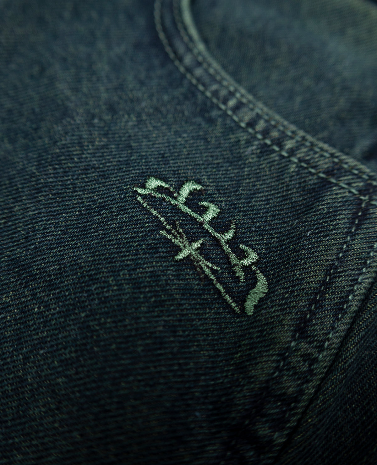 BLAUE DAMEN-JEANS MIT SEITLICHER TASCHE