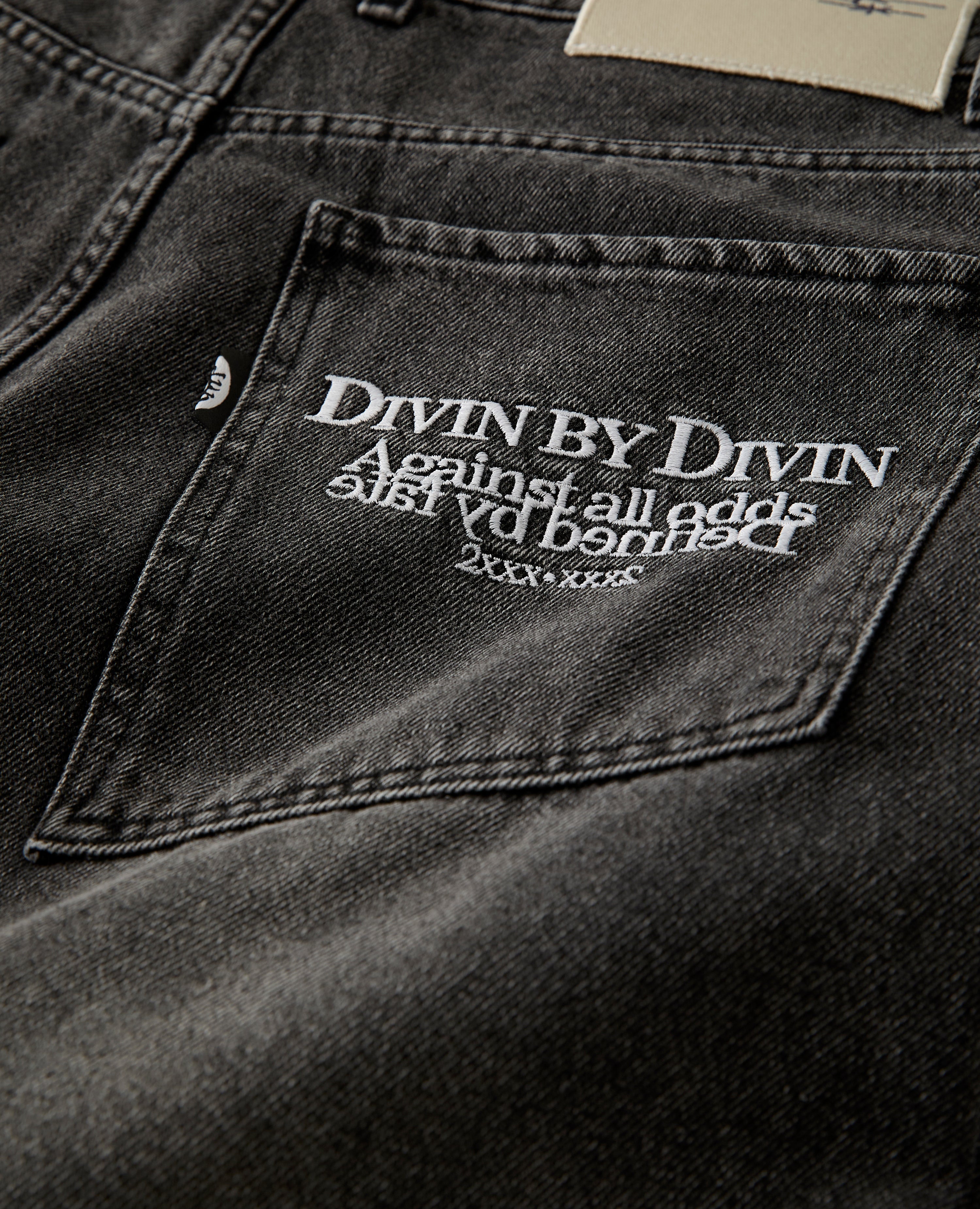 SCHWARZER SHARP DENIM