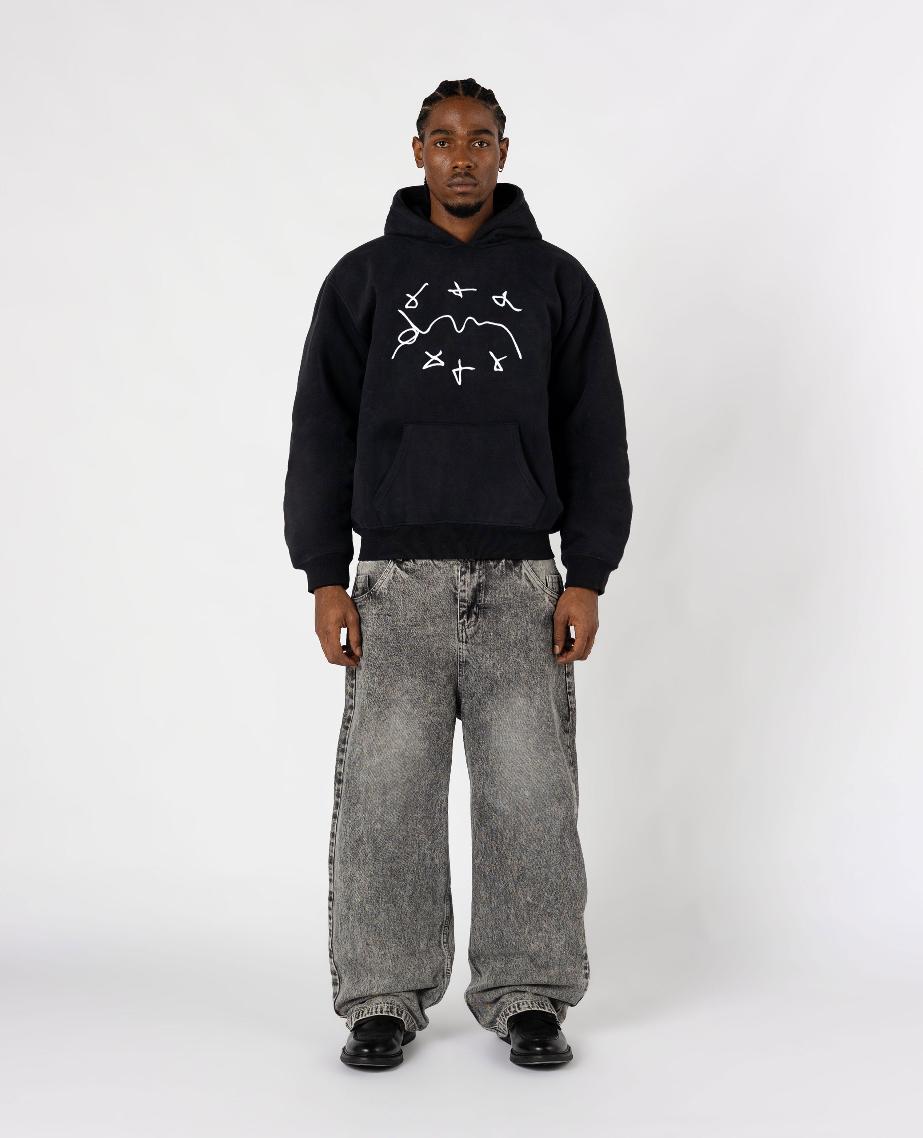SCHWARZE MARKER-HOODIES