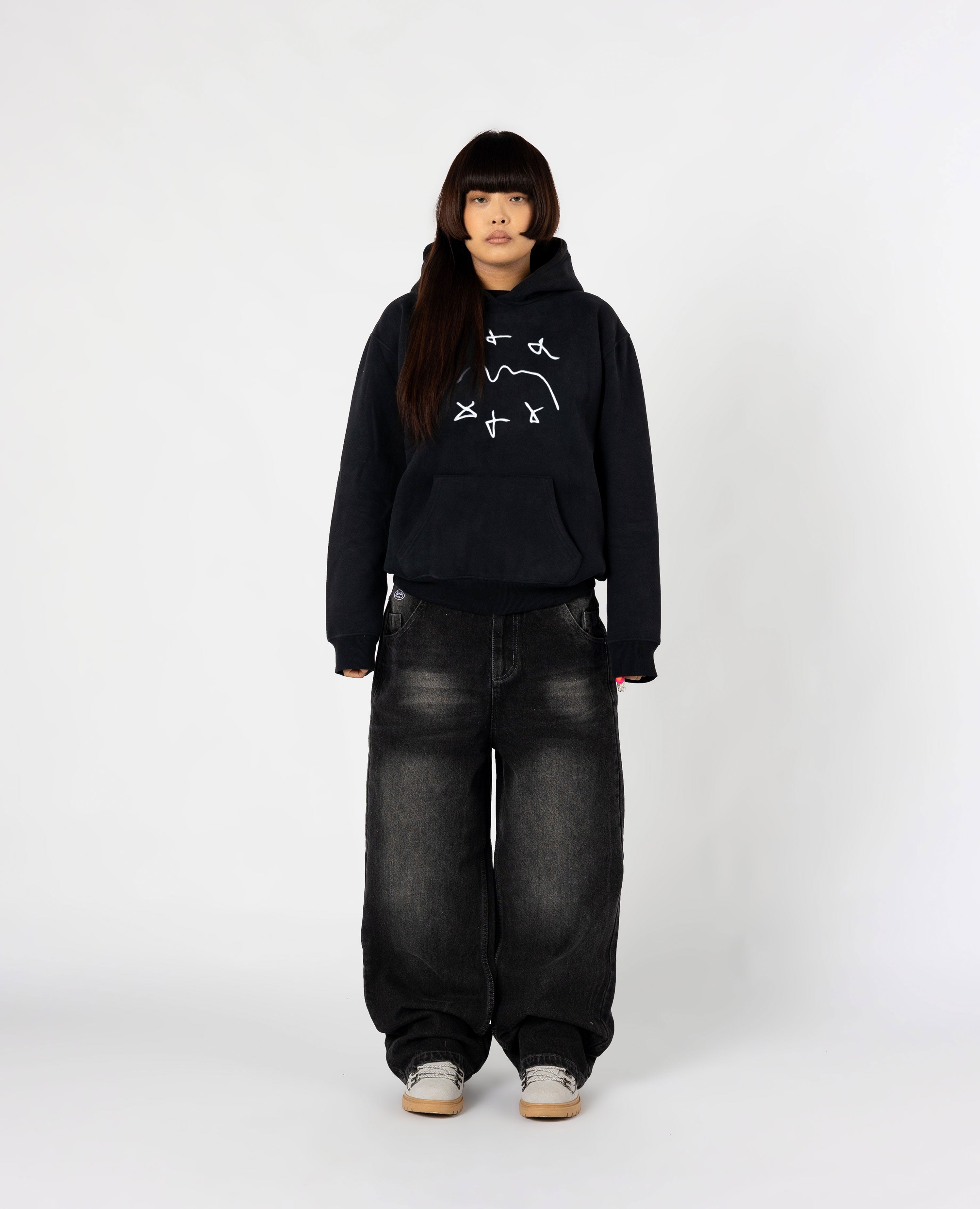 SCHWARZE MARKER-HOODIES